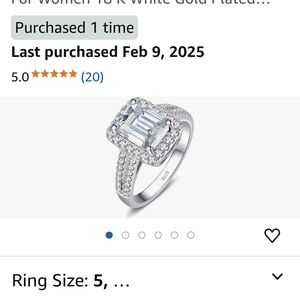 Elegant Silver Ring with Clear Gemstone